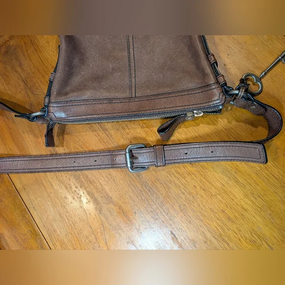 Fossil Purse Cross Body - Picture 3 of 14